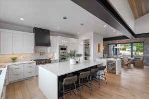 aspen-homes-15830-S-Chalone-Dr-22-Kitchen