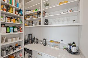 aspen-homes-15830-S-Chalone-Dr-27-Pantry
