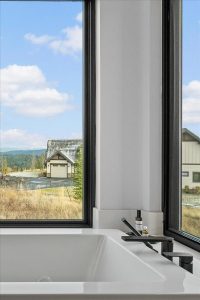 aspen-homes-15830-S-Chalone-Dr-39-Primary-bathtub